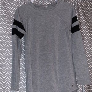 Guess Women’s/Jrs XS long sleeve w/mesh arm sleeve